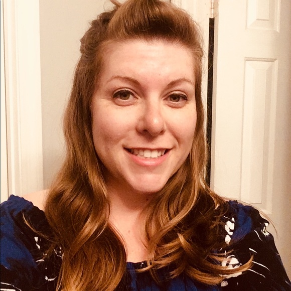 Meet your Posher, Ashley - Picture 2 of 2